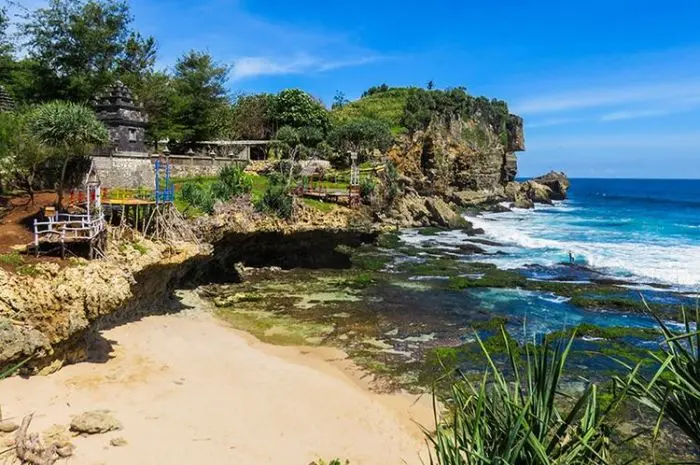 Pantai Ngobaran, Pantai Pasir Putih dengan Nuansa Khas Bali di Gunung Kidul